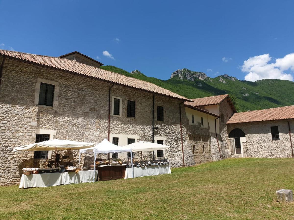 Abbazia Ss. Quirico E Giulitta Hotel Micigliano Exterior foto