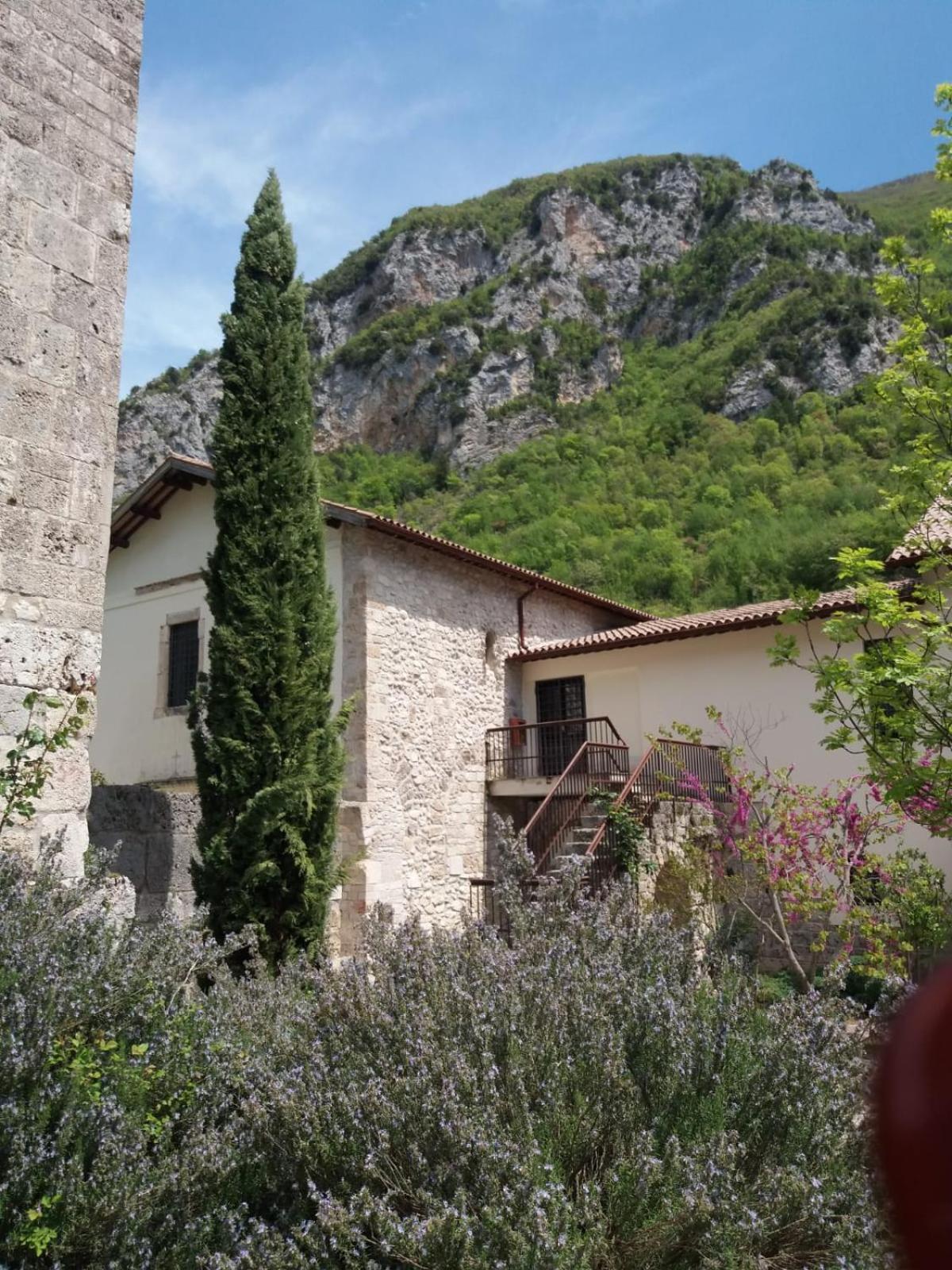 Abbazia Ss. Quirico E Giulitta Hotel Micigliano Exterior foto